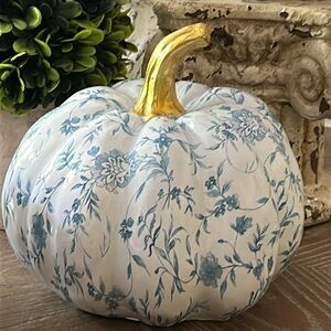 NEW! Boho Chic Farmhouse Blue & White Roses Floral Fall Autumn Harvest Pumpkin
